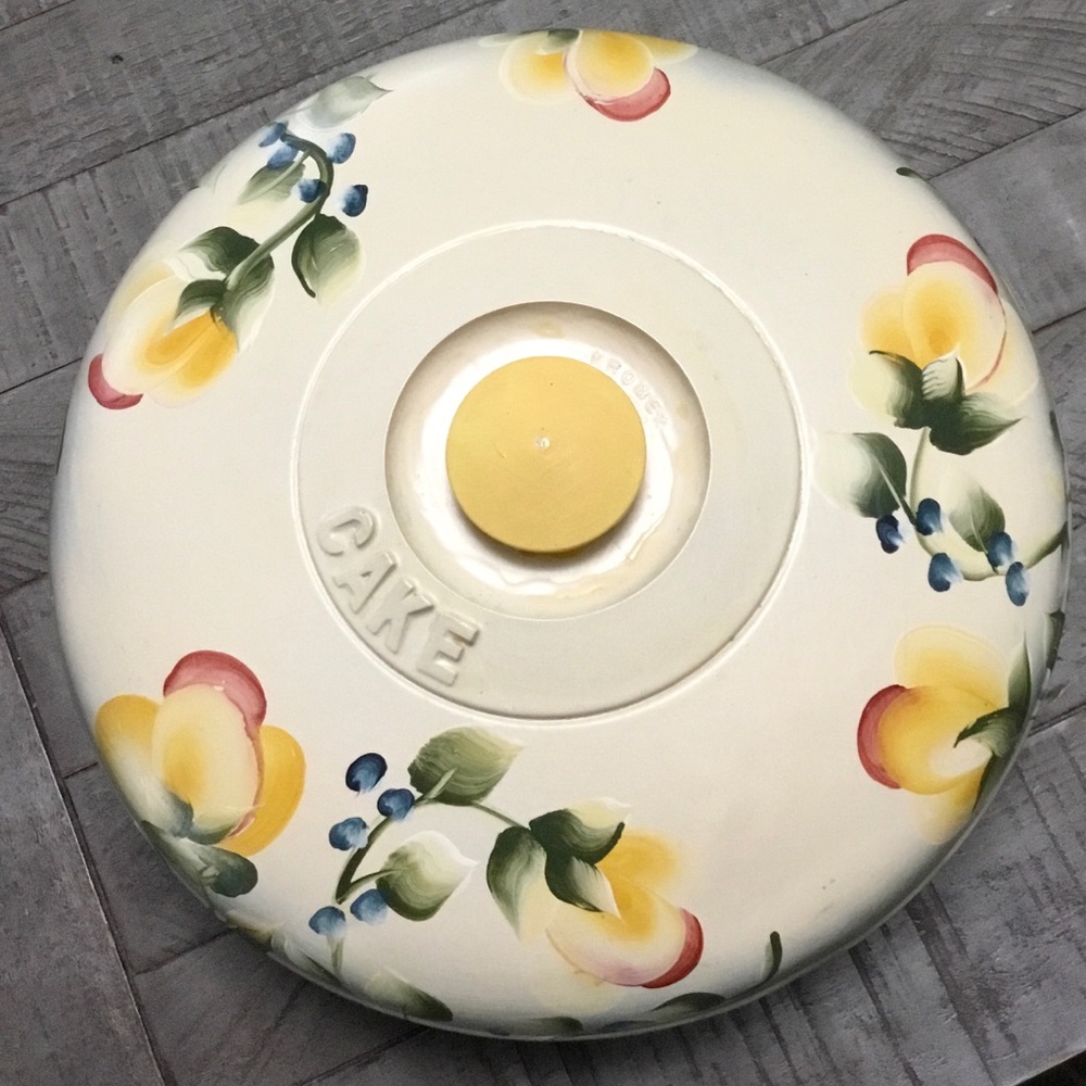 Metal cake cover bird fruit Bakelite handle 1950s farmhouse cottage Kromex